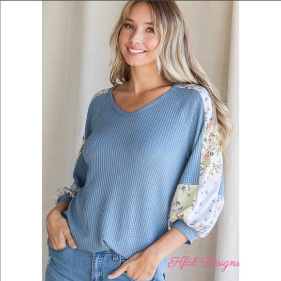 ❤️LAST! Blue V Neck Floral Contrast Waffle Top! - Picture 4 of 8